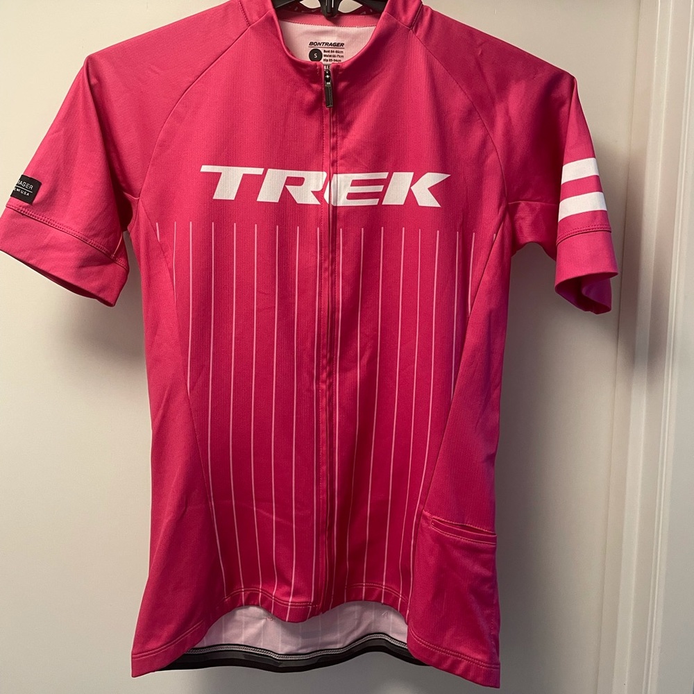 TREK Bontrager Small Fitted, Worn Once.
